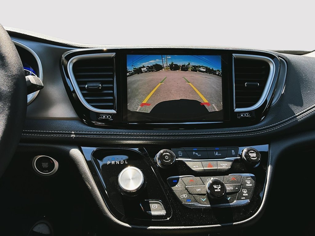 Chrysler Pacifica SELECT 2027 à Saint-Hyacinthe, Québec - 15 - w1024h768px