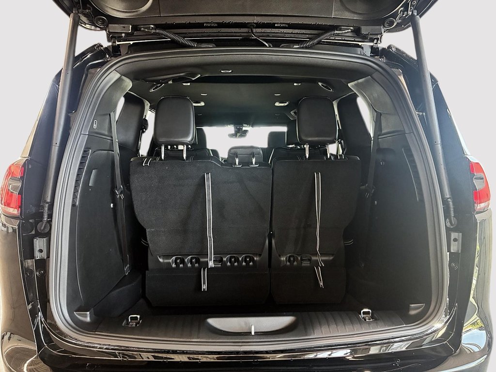 Chrysler Pacifica SELECT 2027 à Saint-Hyacinthe, Québec - 6 - w1024h768px