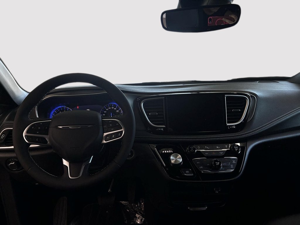 Chrysler Pacifica SELECT 2027 à Saint-Hyacinthe, Québec - 9 - w1024h768px