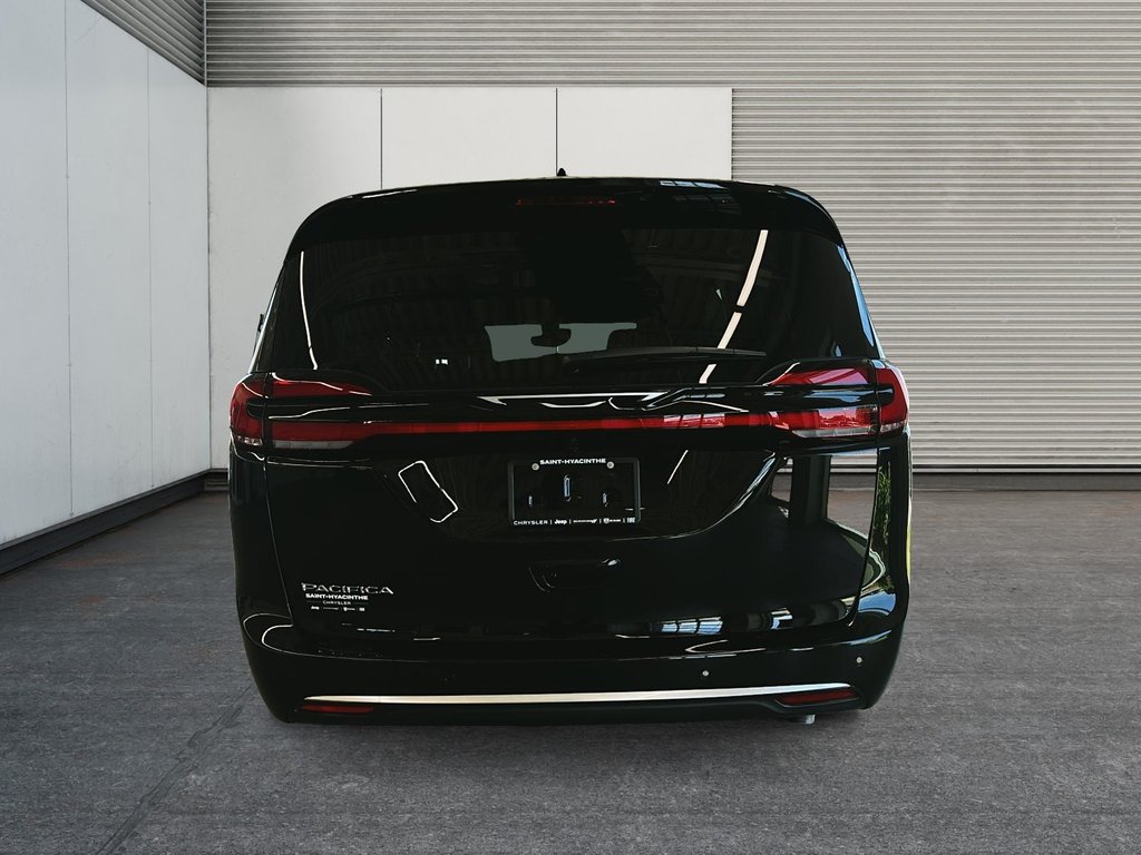 Chrysler Pacifica SELECT 2027 à Saint-Hyacinthe, Québec - 3 - w1024h768px