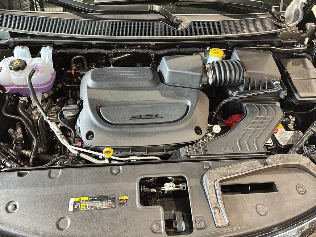 2027 Chrysler Pacifica SELECT in Saint-Hyacinthe, Quebec - 8 - w1024h768px