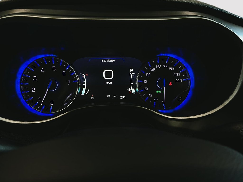 2027 Chrysler Pacifica SELECT in Saint-Hyacinthe, Quebec - 13 - w1024h768px