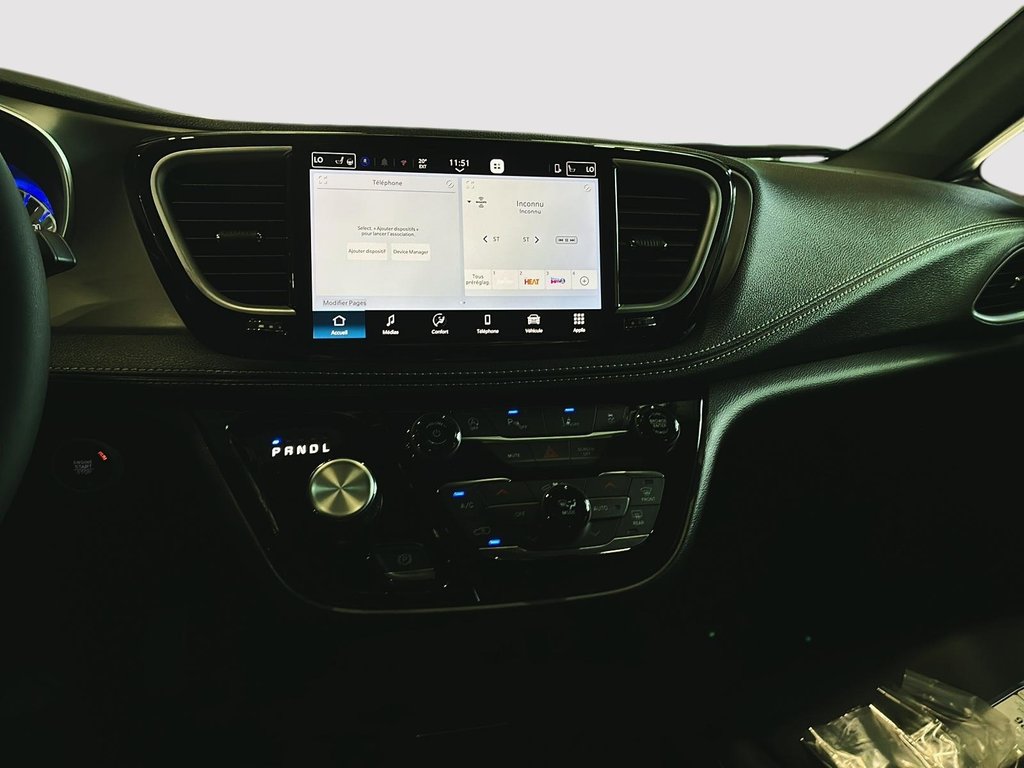 2027 Chrysler Pacifica SELECT in Saint-Hyacinthe, Quebec - 14 - w1024h768px