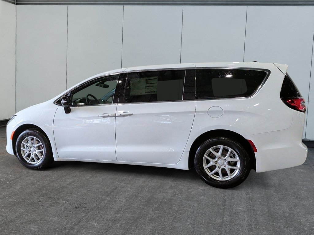 2027 Chrysler Pacifica SELECT in Saint-Hyacinthe, Quebec - 5 - w1024h768px