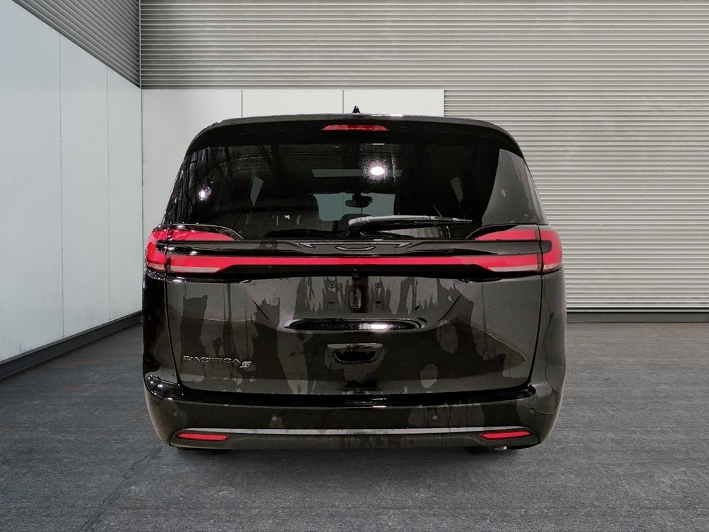 2027 Chrysler Pacifica SELECT in Saint-Hyacinthe, Quebec - 3 - w1024h768px
