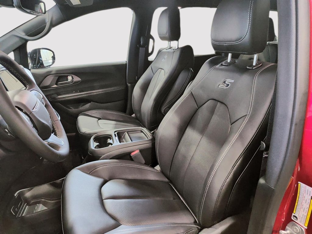 2027 Chrysler Pacifica SELECT in Saint-Hyacinthe, Quebec - 8 - w1024h768px