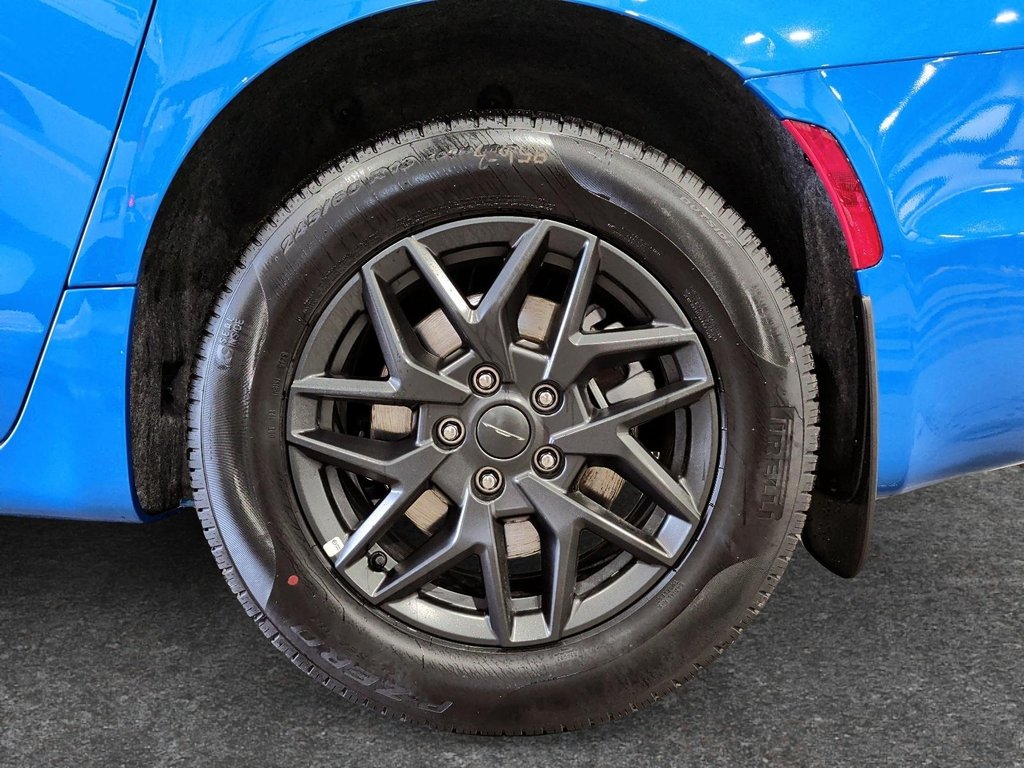 2027 Chrysler Pacifica SELECT AWD in Saint-Hyacinthe, Quebec - 7 - w1024h768px