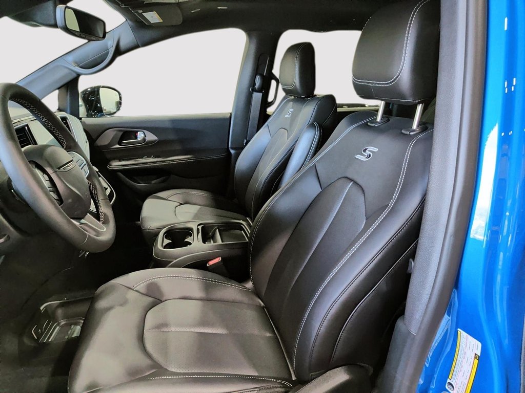 2027 Chrysler Pacifica SELECT AWD in Saint-Hyacinthe, Quebec - 8 - w1024h768px