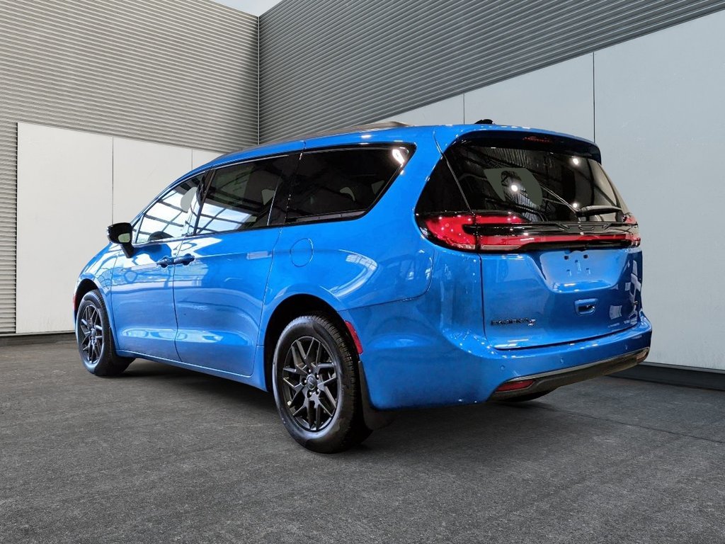 2027 Chrysler Pacifica SELECT AWD in Saint-Hyacinthe, Quebec - 4 - w1024h768px