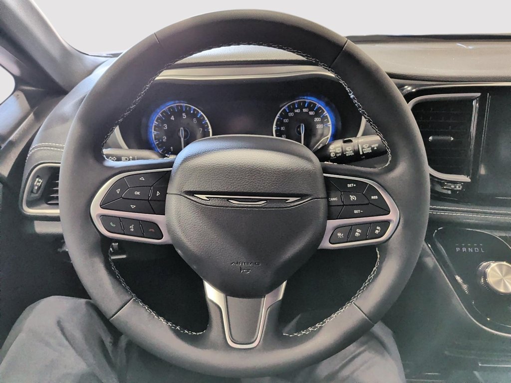 2027 Chrysler Pacifica SELECT AWD in Saint-Hyacinthe, Quebec - 11 - w1024h768px