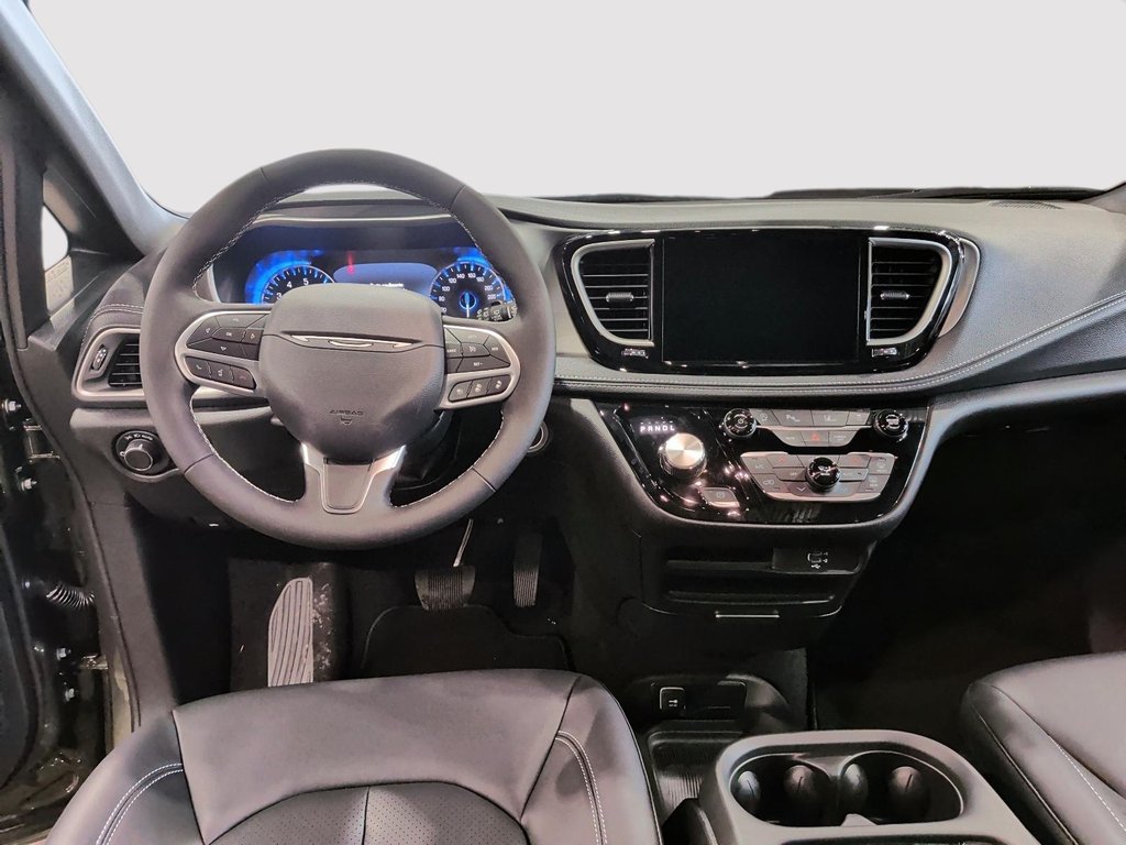2027 Chrysler Pacifica SELECT AWD in Saint-Hyacinthe, Quebec - 9 - w1024h768px