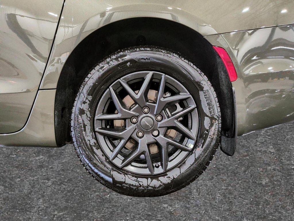 2027 Chrysler Pacifica SELECT AWD in Saint-Hyacinthe, Quebec - 7 - w1024h768px