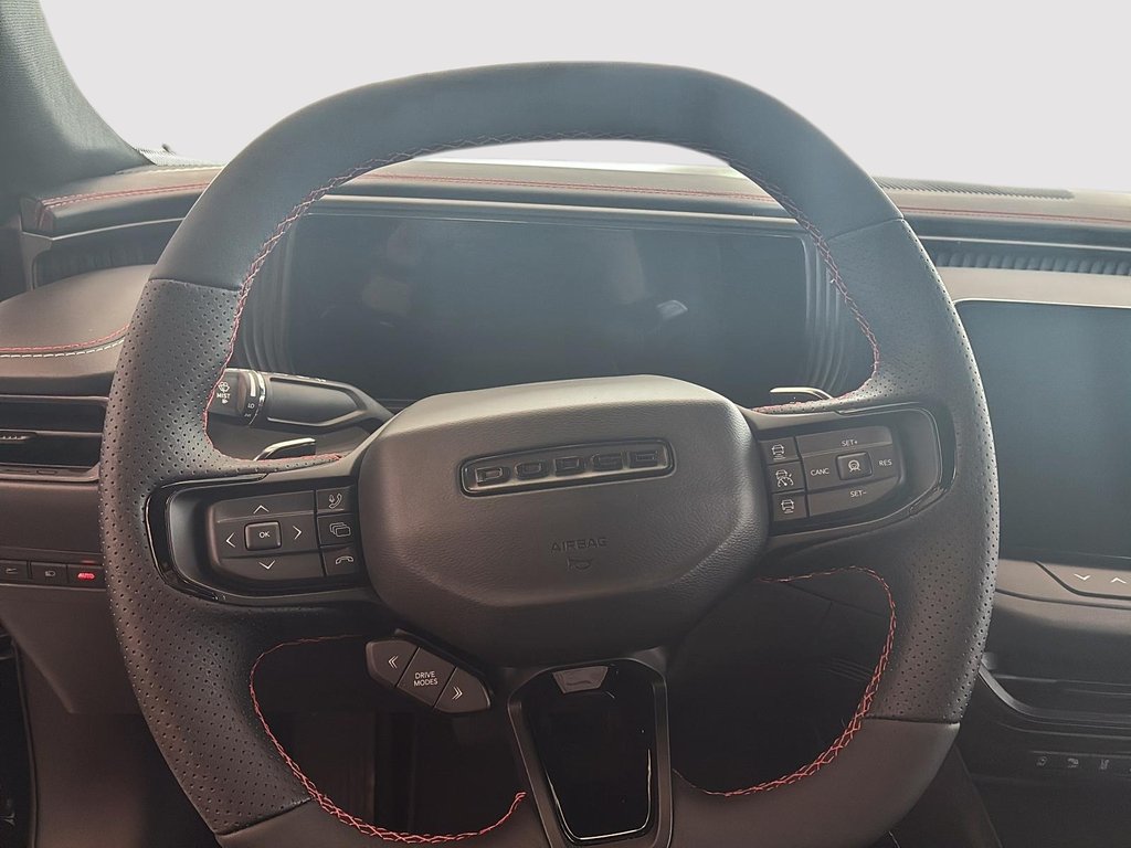 2026 Dodge Charger 2-Doors SCAT PACK in Saint-Hyacinthe, Quebec - 12 - w1024h768px