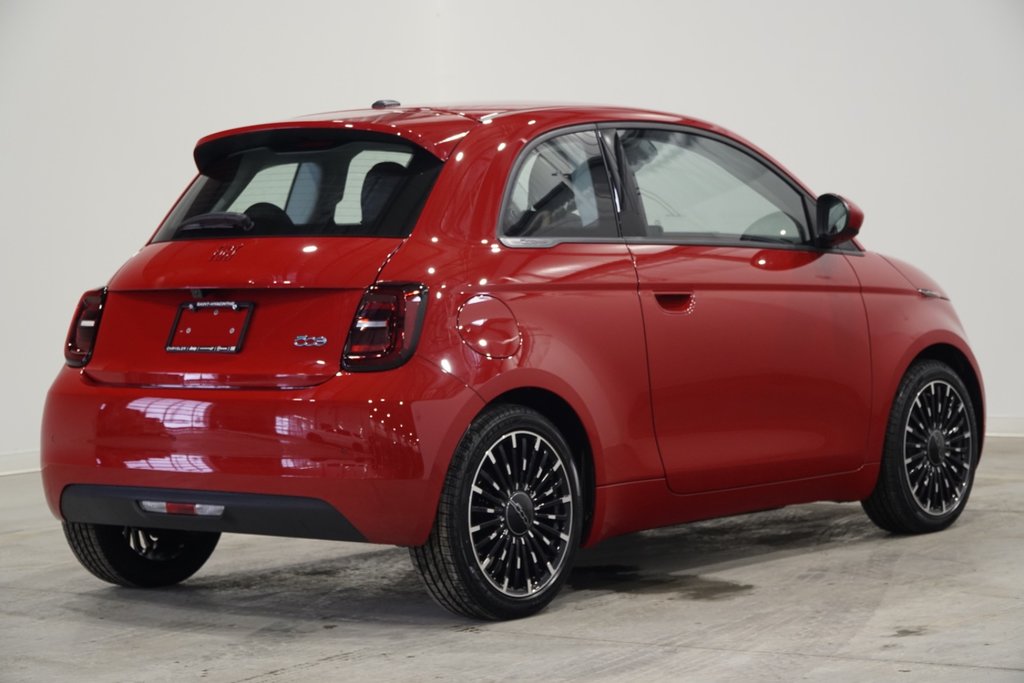 2024 Fiat 500e RED in Saint-Hyacinthe, Quebec - 4 - w1024h768px