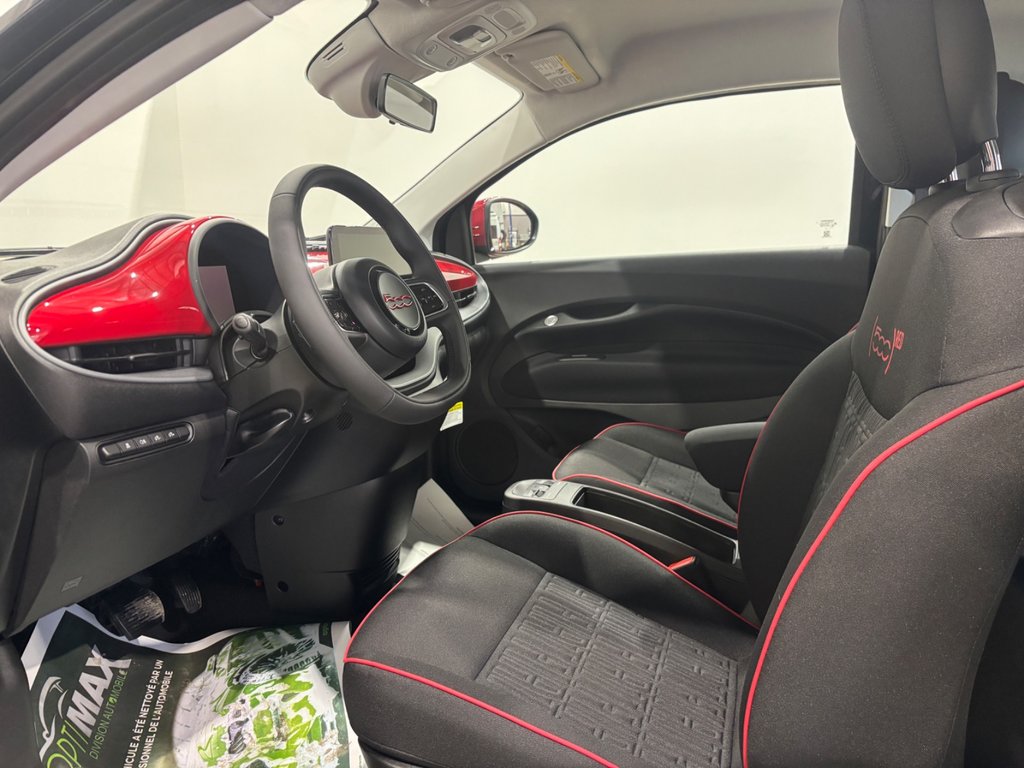 2024 Fiat 500e RED in Saint-Hyacinthe, Quebec - 13 - w1024h768px