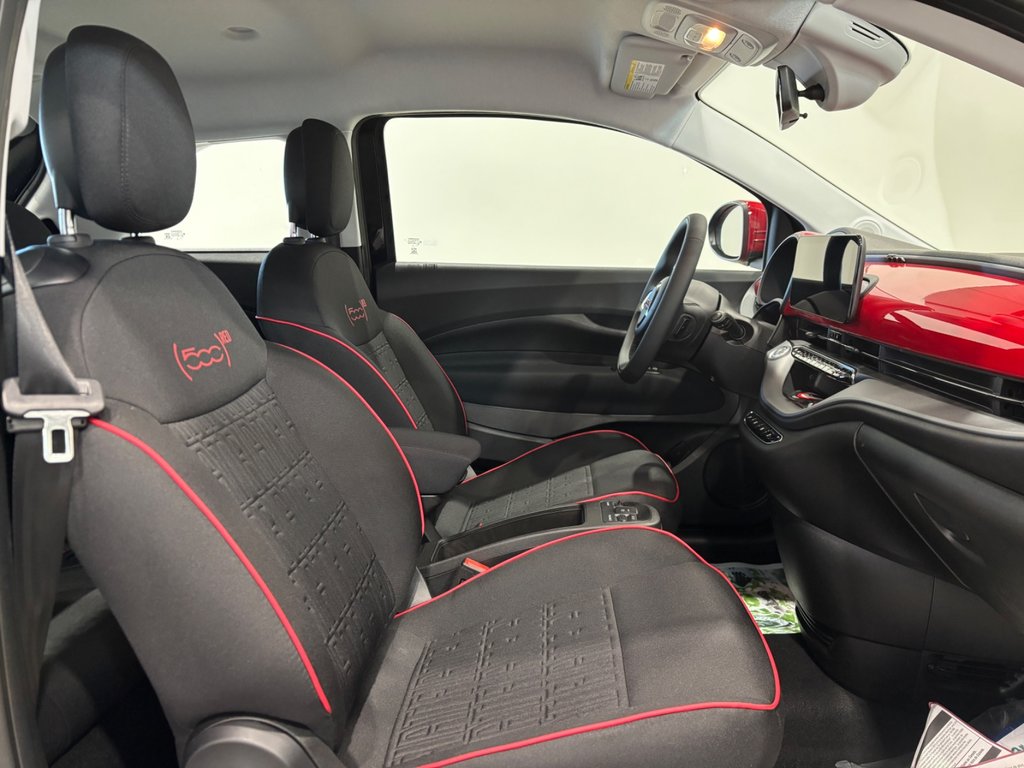 2024 Fiat 500e RED in Saint-Hyacinthe, Quebec - 9 - w1024h768px