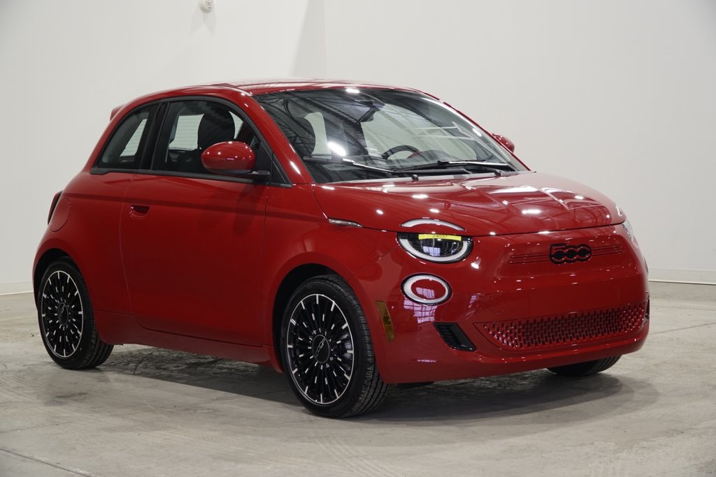 2024 Fiat 500e RED in Saint-Hyacinthe, Quebec - 3 - w1024h768px