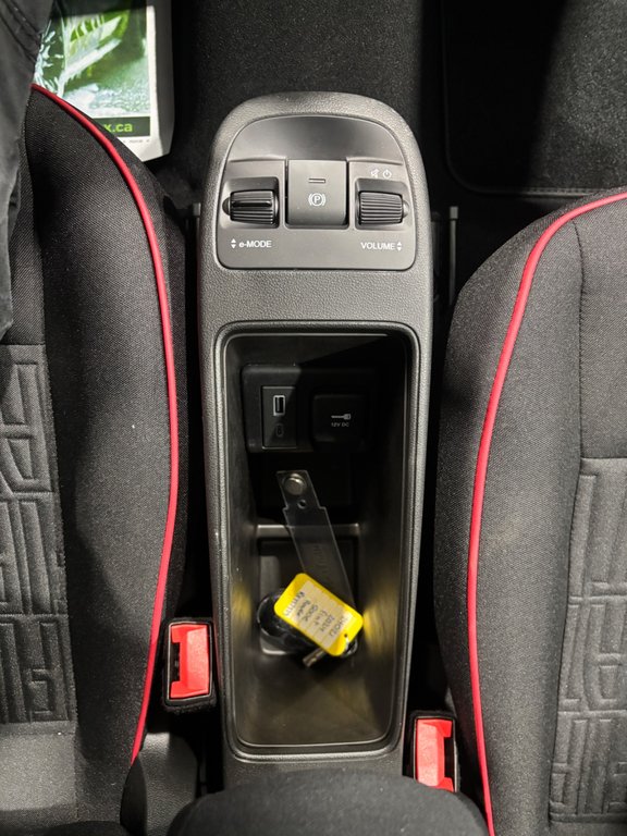 2024 Fiat 500e (RED) Edition in Saint-Hyacinthe, Quebec - 23 - w1024h768px