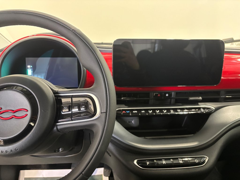 2024 Fiat 500e (RED) Edition in Saint-Hyacinthe, Quebec - 15 - w1024h768px