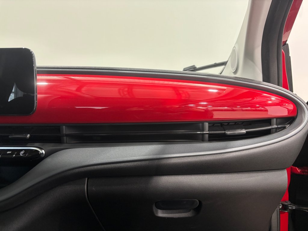 2024 Fiat 500e (RED) Edition in Saint-Hyacinthe, Quebec - 10 - w1024h768px