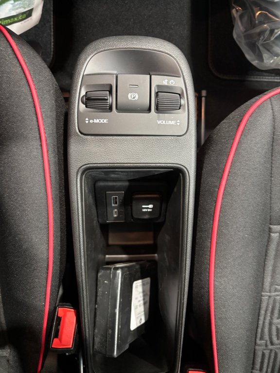 2024 Fiat 500e (RED) Edition in Saint-Hyacinthe, Quebec - 24 - w1024h768px