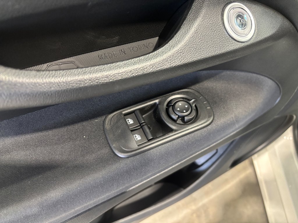 2024 Fiat 500e (RED) Edition in Saint-Hyacinthe, Quebec - 12 - w1024h768px