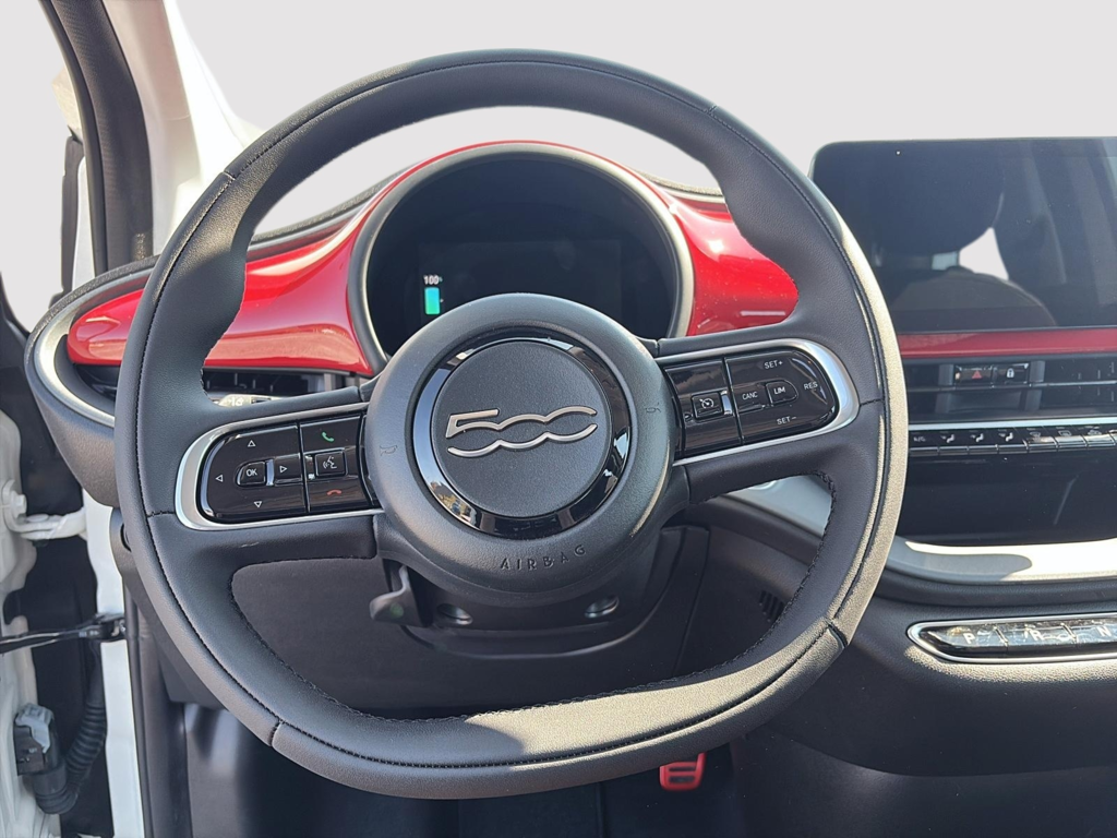 Fiat 500e RED 2025 à Saint-Hyacinthe, Québec - 14 - w1024h768px