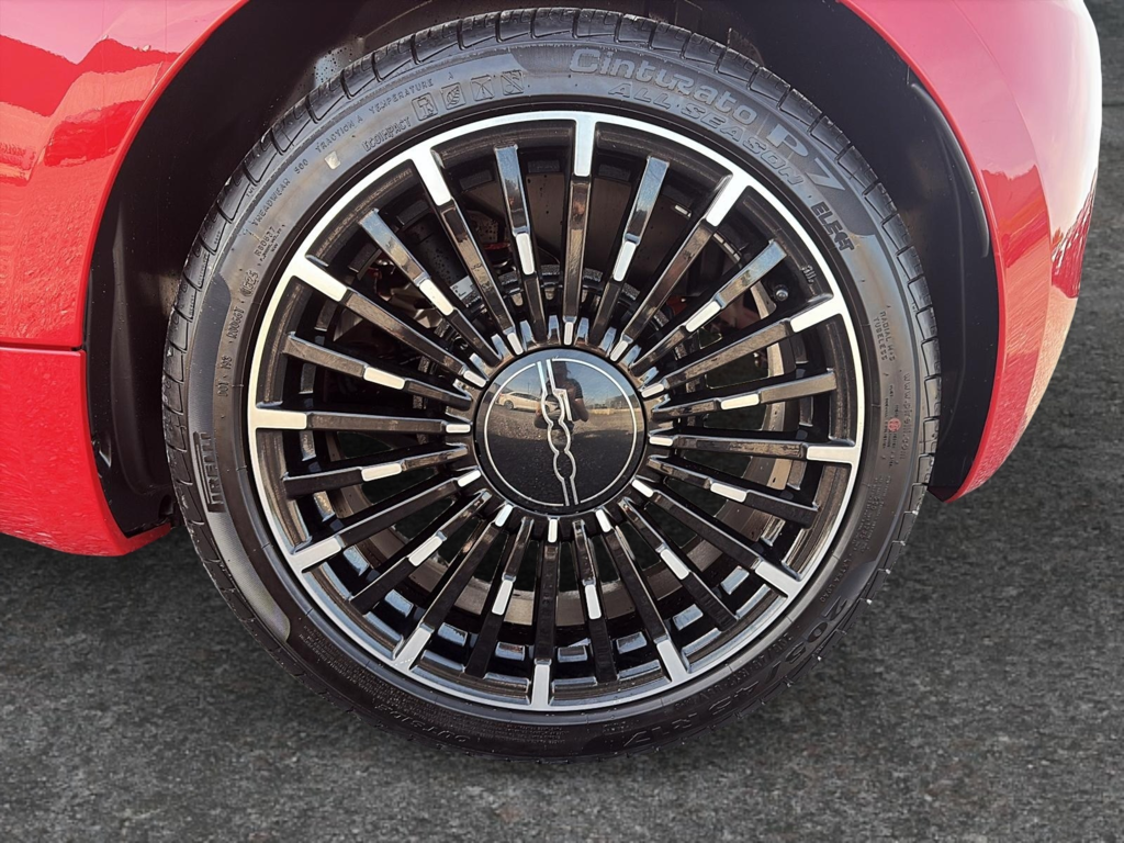 Fiat 500e RED 2025 à Saint-Hyacinthe, Québec - 10 - w1024h768px