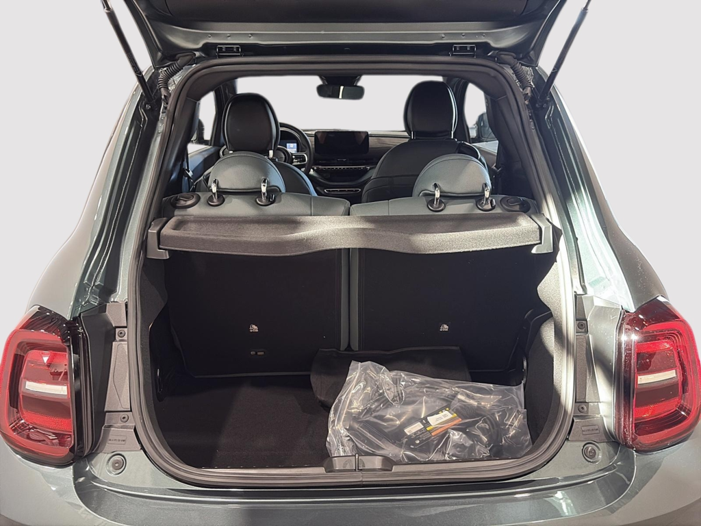 Fiat 500e GIORGIO ARMANI 2025 à Saint-Hyacinthe, Québec - 9 - w1024h768px