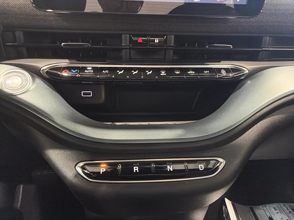 Fiat 500e GIORGIO ARMANI 2025 à Saint-Hyacinthe, Québec - 12 - w1024h768px