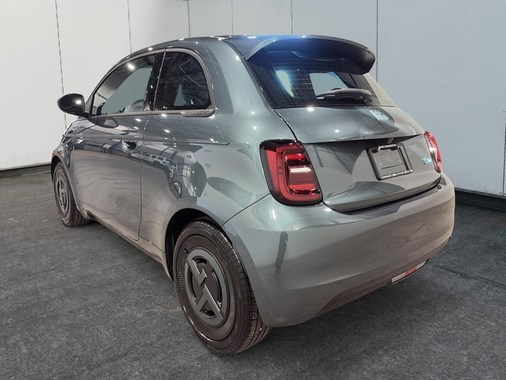 Fiat 500e GIORGIO ARMANI 2025 à Saint-Hyacinthe, Québec - 4 - w1024h768px