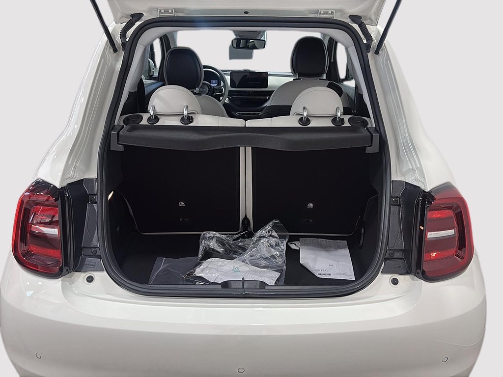 2025 Fiat 500e LA PRIMA in Saint-Hyacinthe, Quebec - 6 - w1024h768px