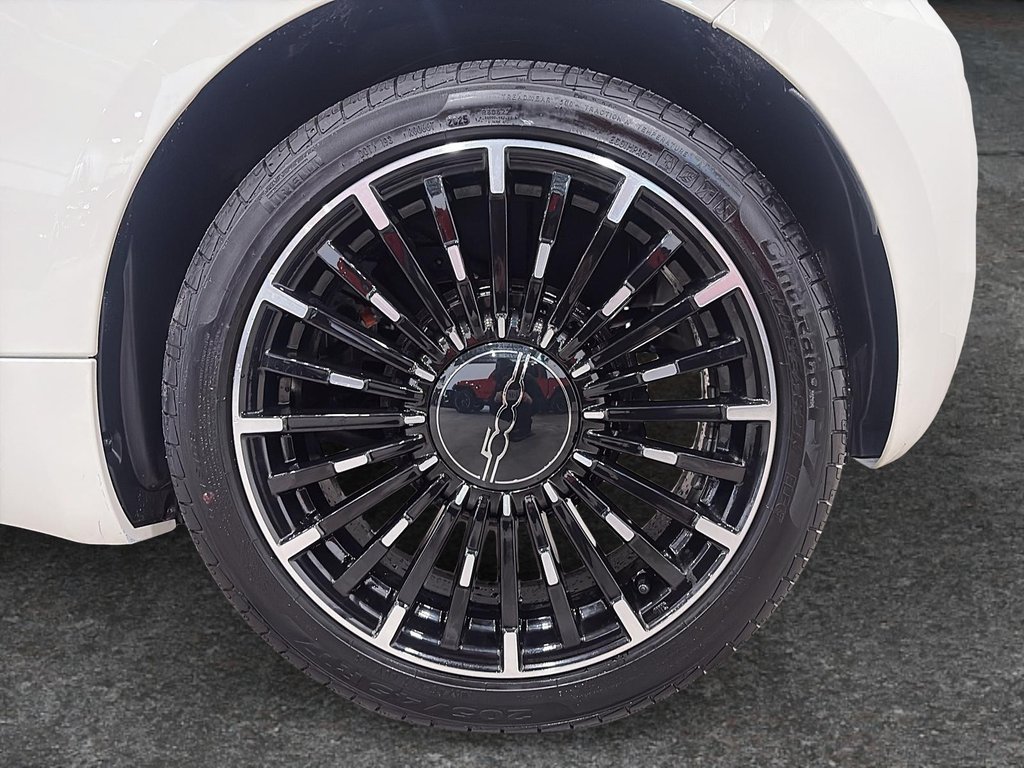 2025 Fiat 500e LA PRIMA in Saint-Hyacinthe, Quebec - 7 - w1024h768px