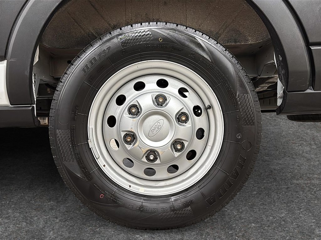 Ford Transit Cargo Van  2023 à Saint-Hyacinthe, Québec - 5 - w1024h768px
