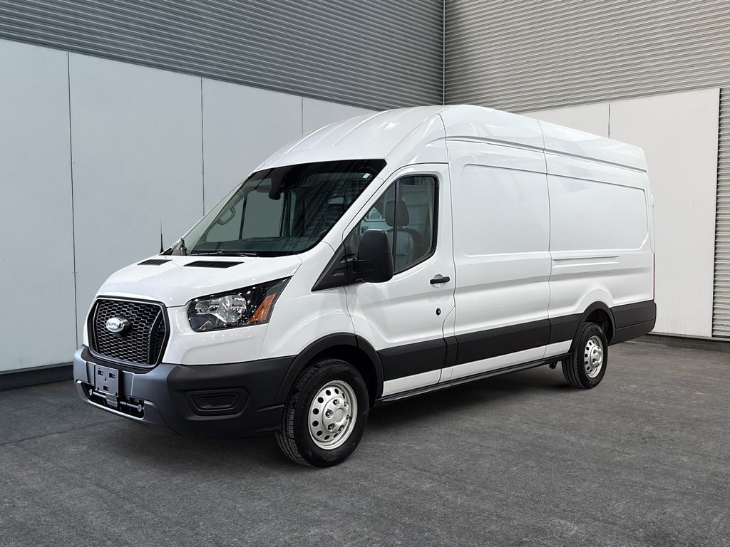 Ford Transit Cargo Van  2023 à Saint-Hyacinthe, Québec - 1 - w1024h768px