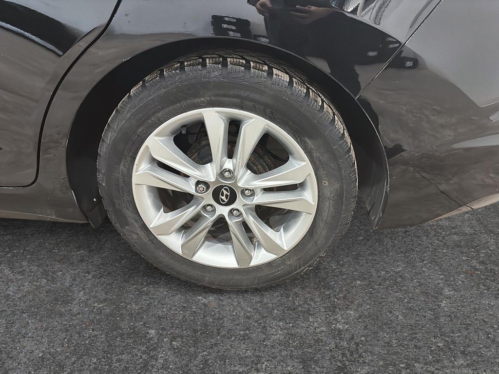 2020 Hyundai Elantra Preferred w/Sun & Safety Package-6