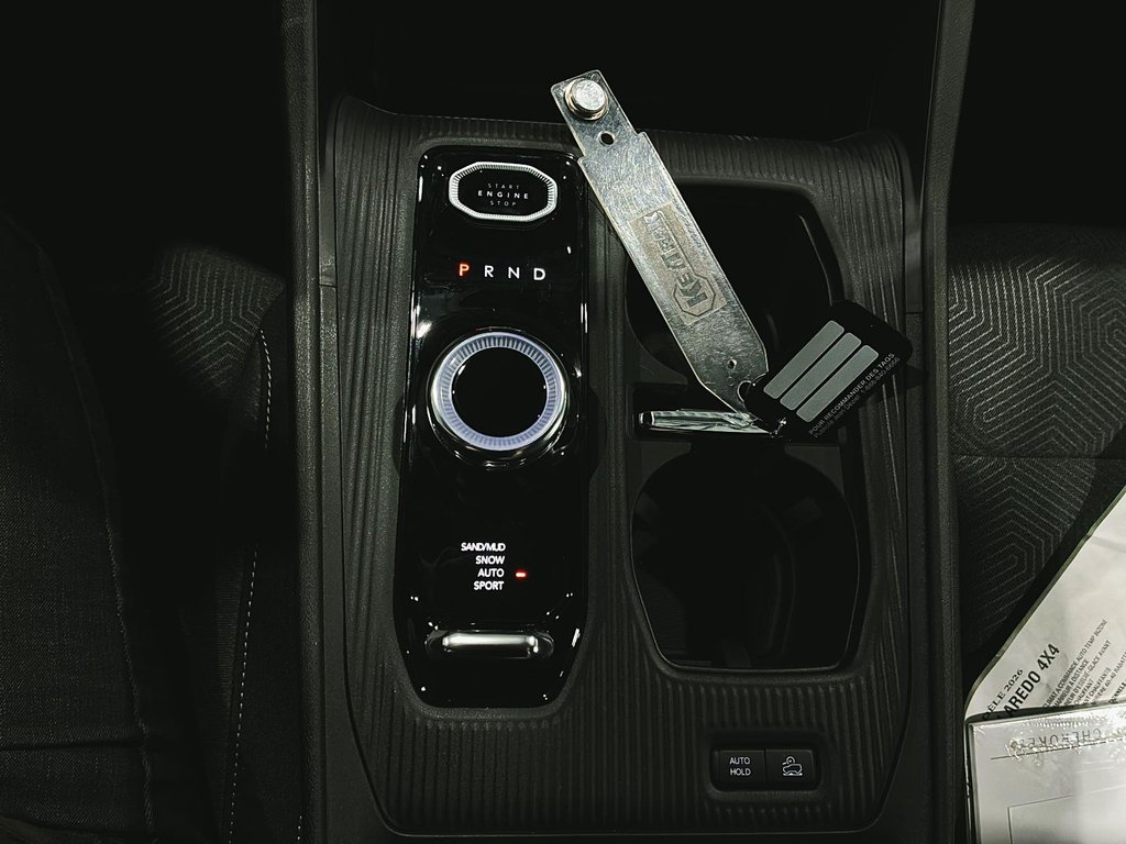 2026 Jeep Cherokee LAREDO in Saint-Hyacinthe, Quebec - 14 - w1024h768px