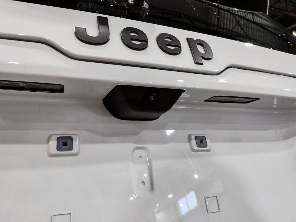 2026 Jeep Cherokee 85TH ANNIVERSARY in Saint-Hyacinthe, Quebec - 16 - w1024h768px