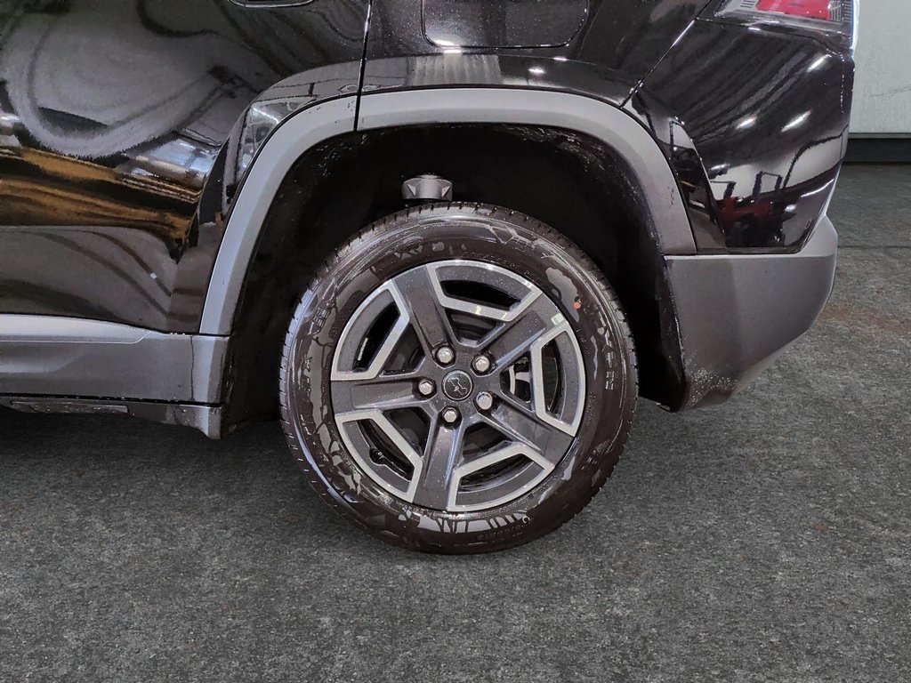 2026 Jeep Cherokee LAREDO in Saint-Hyacinthe, Quebec - 7 - w1024h768px