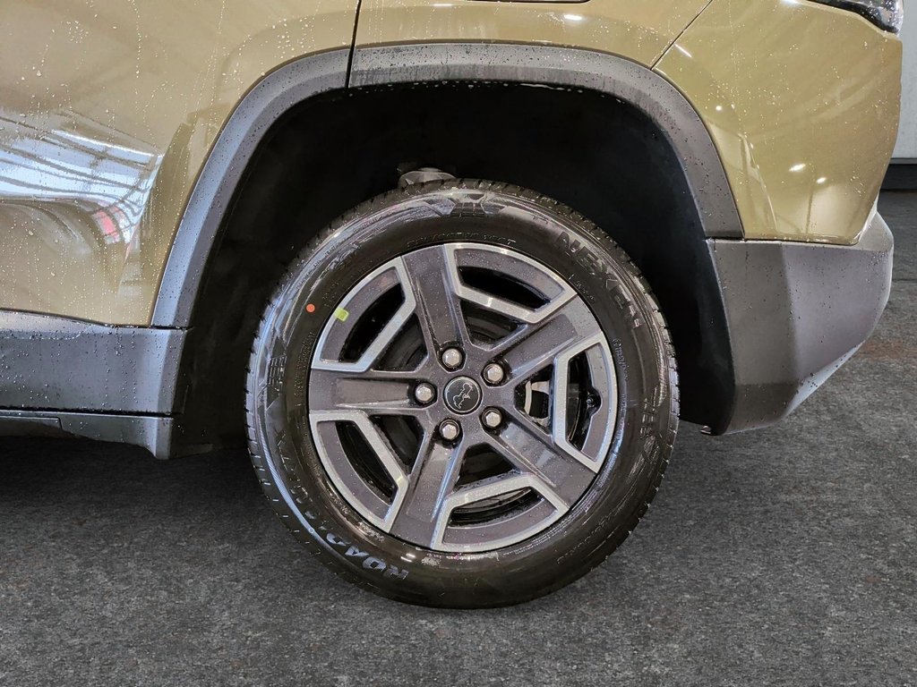 2026 Jeep Cherokee LAREDO in Saint-Hyacinthe, Quebec - 7 - w1024h768px