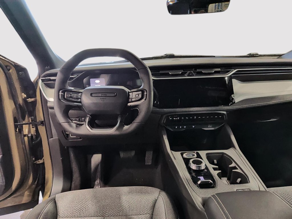 2026 Jeep Cherokee LAREDO in Saint-Hyacinthe, Quebec - 9 - w1024h768px