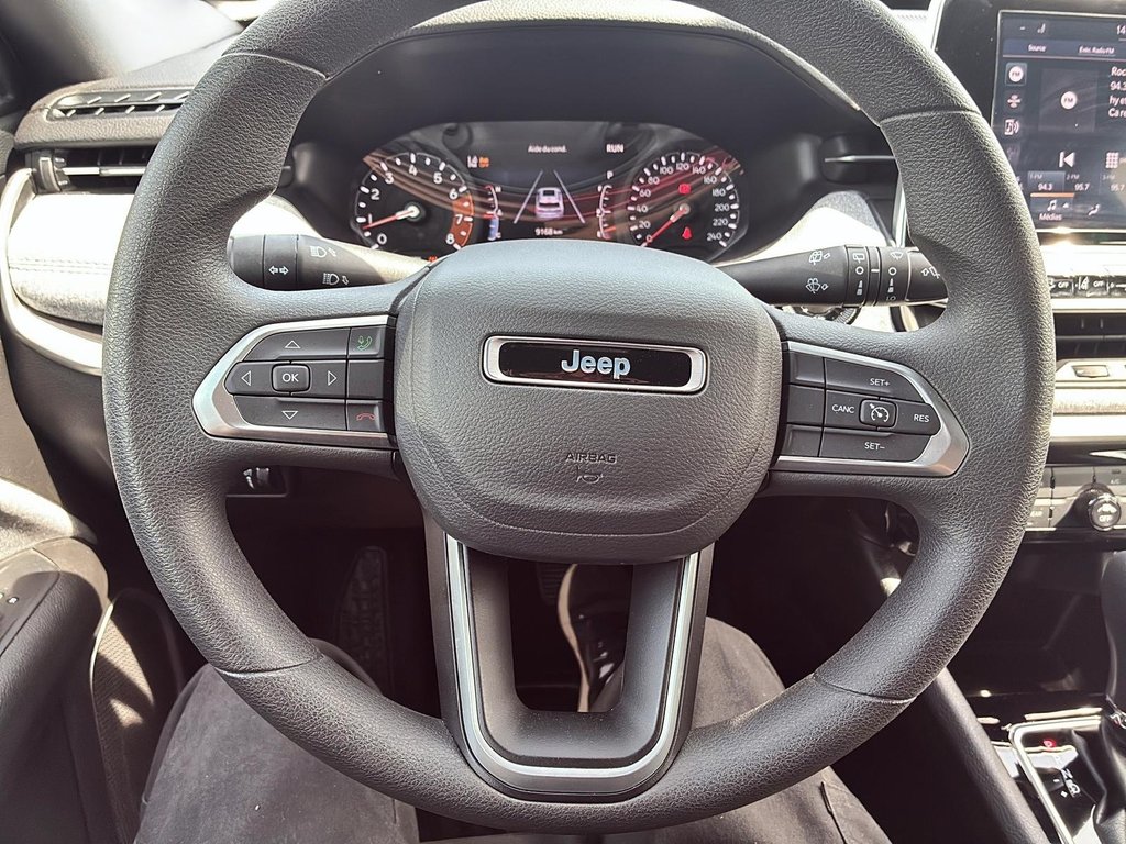2025 Jeep Compass Sport in Saint-Hyacinthe, Quebec - 11 - w1024h768px