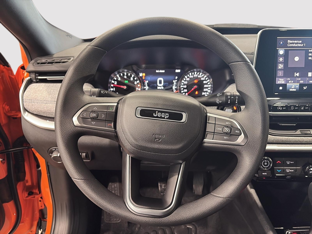 2026 Jeep Compass SPORT in Saint-Hyacinthe, Quebec - 13 - w1024h768px