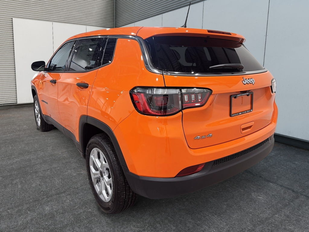 2026 Jeep Compass SPORT in Saint-Hyacinthe, Quebec - 4 - w1024h768px