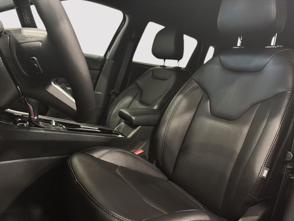 2026 Jeep Compass LIMITED in Saint-Hyacinthe, Quebec - 7 - w1024h768px