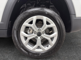 2026 Jeep Compass NORTH in Saint-Hyacinthe, Quebec - 6 - w1024h768px