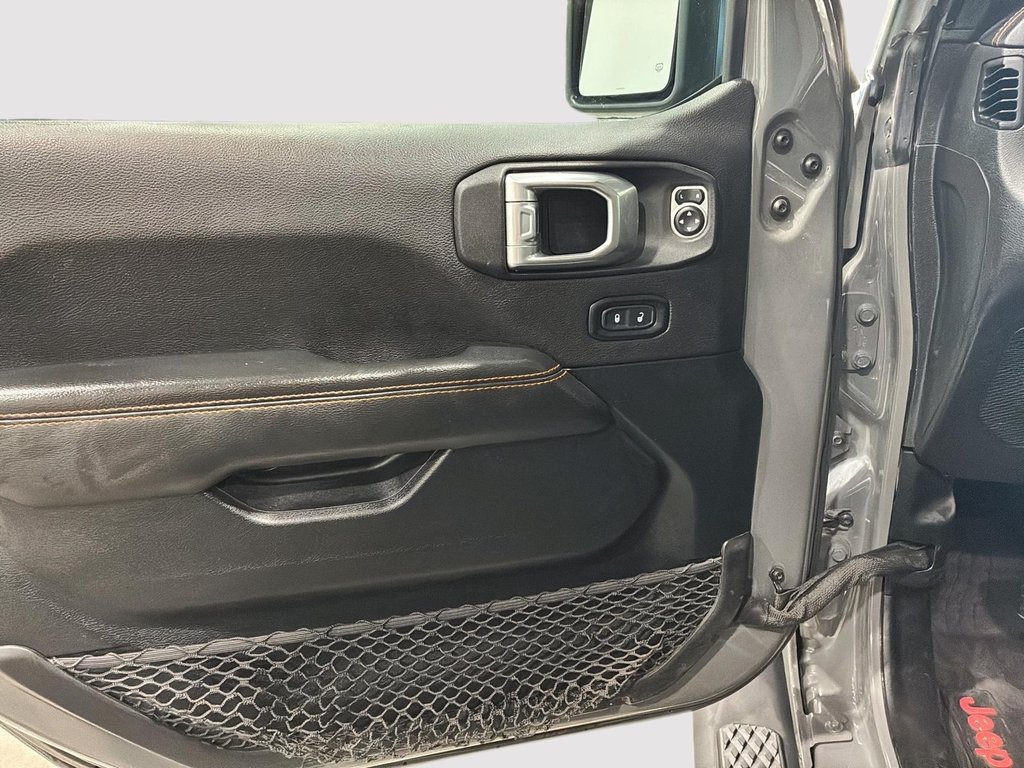 2021 Jeep Gladiator Mojave in Saint-Hyacinthe, Quebec - 11 - w1024h768px