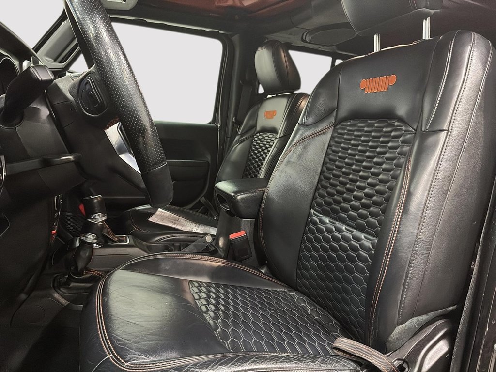 2023 Jeep Gladiator Mojave in Saint-Hyacinthe, Quebec - 8 - w1024h768px