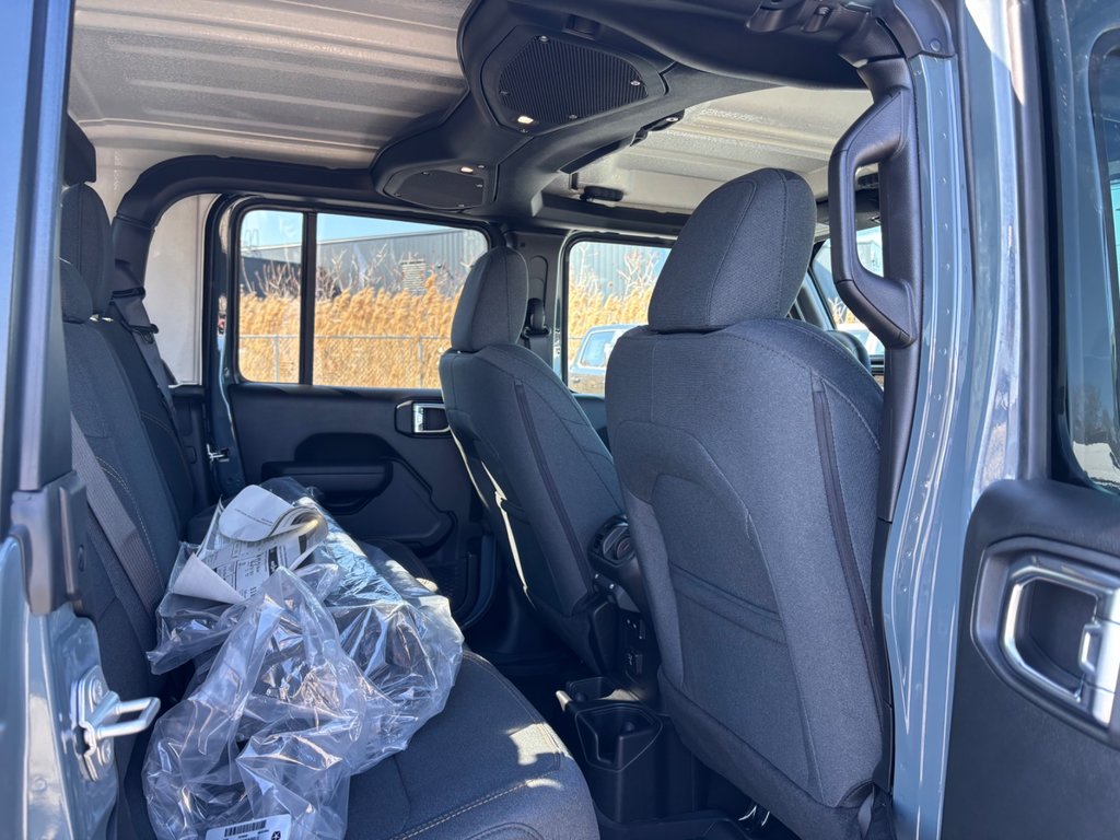 Jeep Gladiator WILLYS 2025 à Saint-Hyacinthe, Québec - 11 - w1024h768px