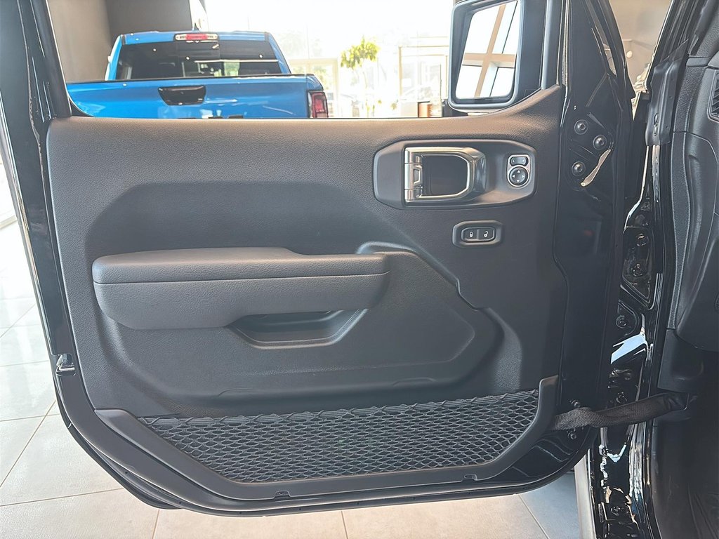 2025 Jeep Gladiator WILLYS in Saint-Hyacinthe, Quebec - 8 - w1024h768px